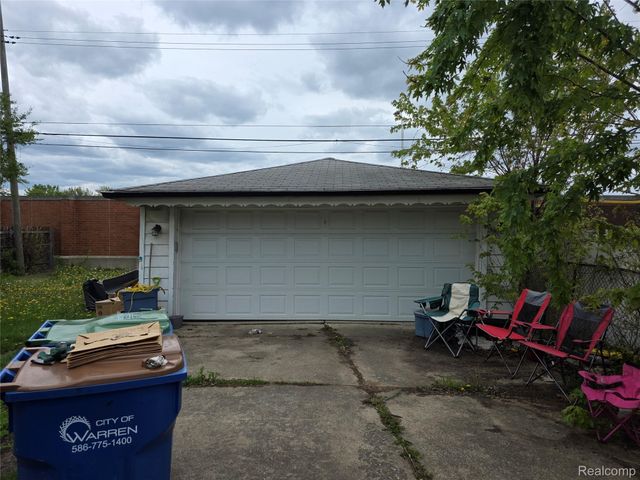4530 Stratford Drive, Warren, MI 48092