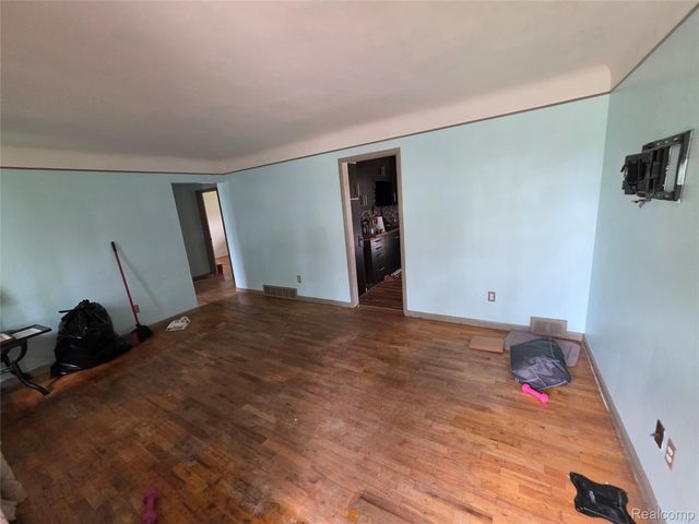 4530 Stratford Drive, Warren, MI 48092
