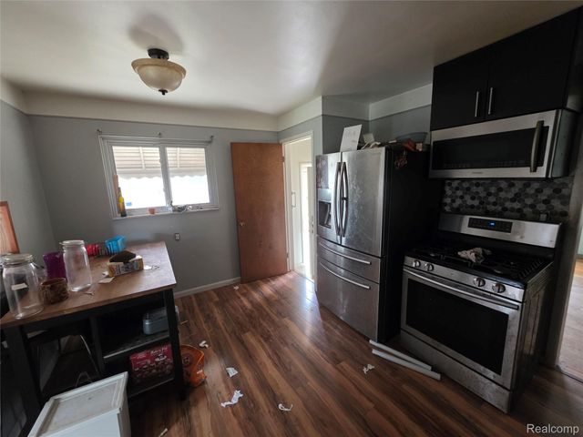 4530 Stratford Drive, Warren, MI 48092