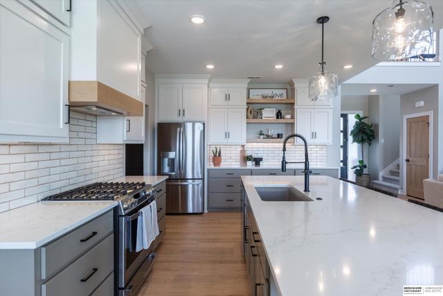 28504 Laurel Circle, Valley, NE 68064