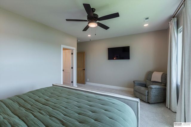 28504 Laurel Circle, Valley, NE 68064