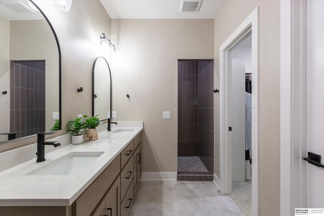 28504 Laurel Circle, Valley, NE 68064