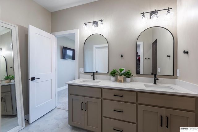 28504 Laurel Circle, Valley, NE 68064