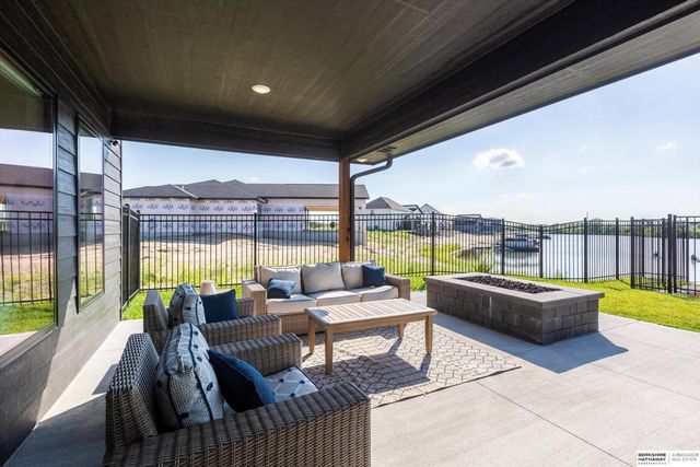 28504 Laurel Circle, Valley, NE 68064