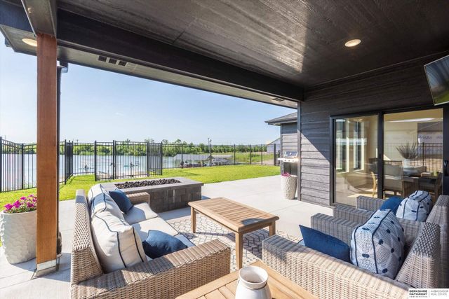 28504 Laurel Circle, Valley, NE 68064