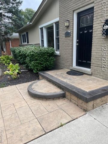 1482 Bowers Street, Birmingham, MI 48009