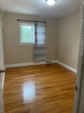 1482 Bowers Street, Birmingham, MI 48009