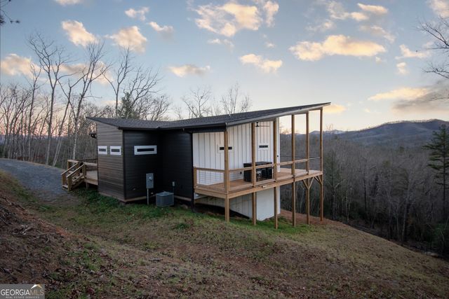 365 Peaks Drive, Hayesville, NC 28904