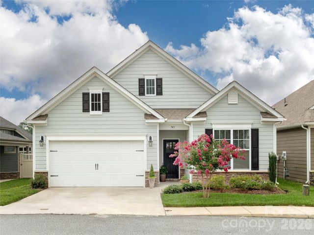 743 Summerfield Place, Flat Rock, NC 28731