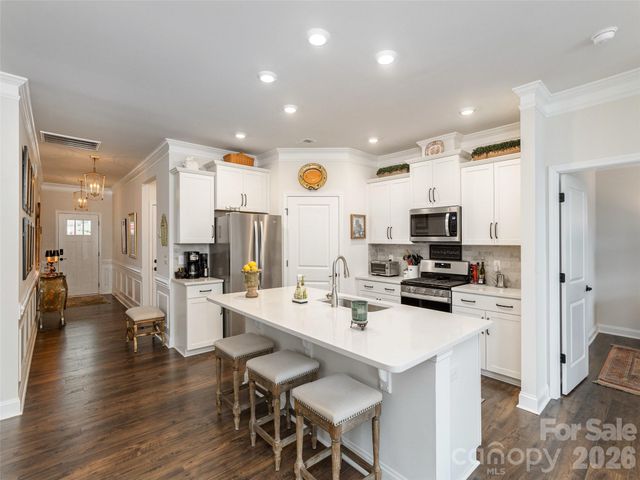 743 Summerfield Place, Flat Rock, NC 28731