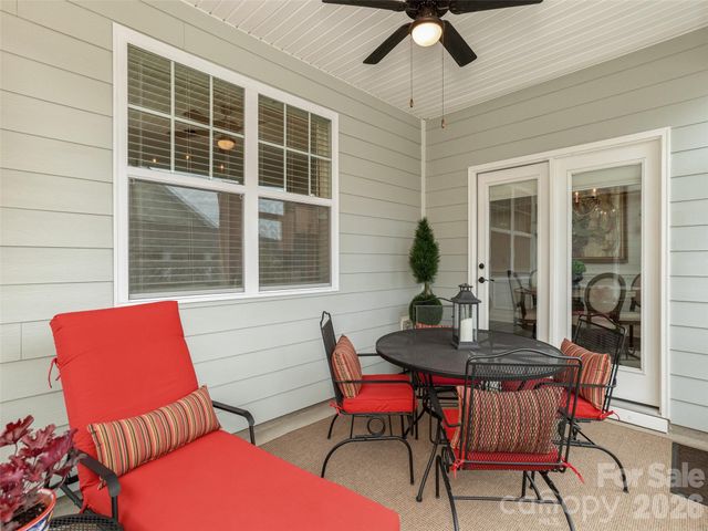 743 Summerfield Place, Flat Rock, NC 28731