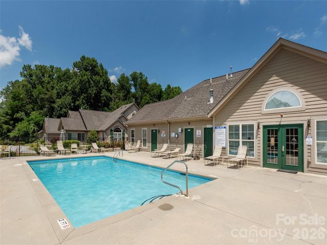 743 Summerfield Place, Flat Rock, NC 28731