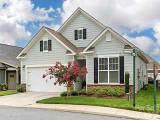 743 Summerfield Place, Flat Rock, NC 28731