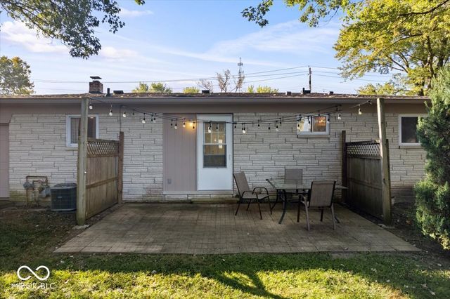 1348 W County Line Road, Indianapolis, IN 46217
