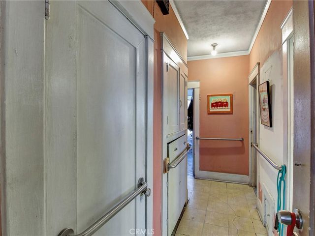 3830 S Figueroa Street, Los Angeles, CA 90037