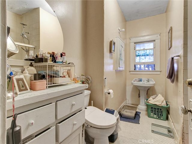 3830 S Figueroa Street, Los Angeles, CA 90037
