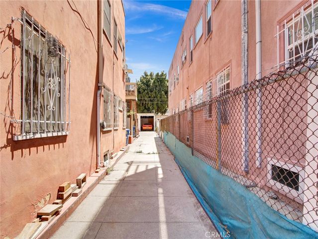 3830 S Figueroa Street, Los Angeles, CA 90037