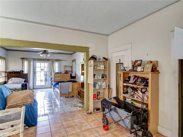 3830 S Figueroa Street, Los Angeles, CA 90037