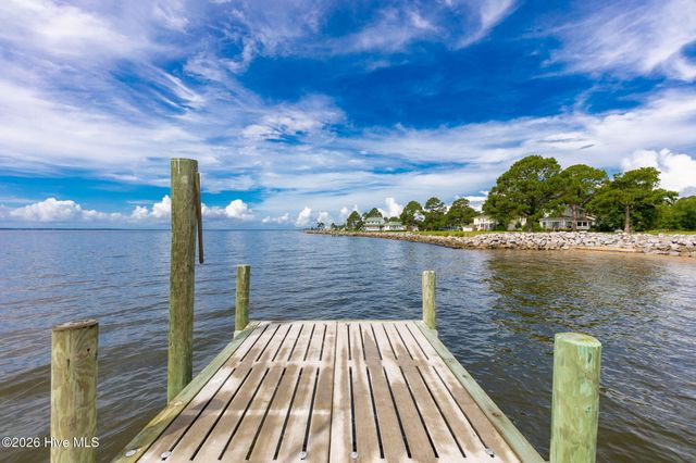 6024 Dolphin Road, Oriental, NC 28571