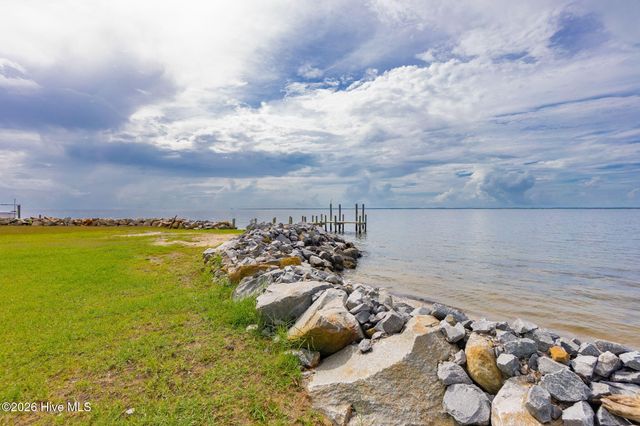 6024 Dolphin Road, Oriental, NC 28571