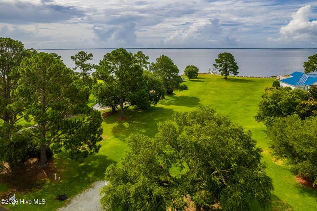 6024 Dolphin Road, Oriental, NC 28571