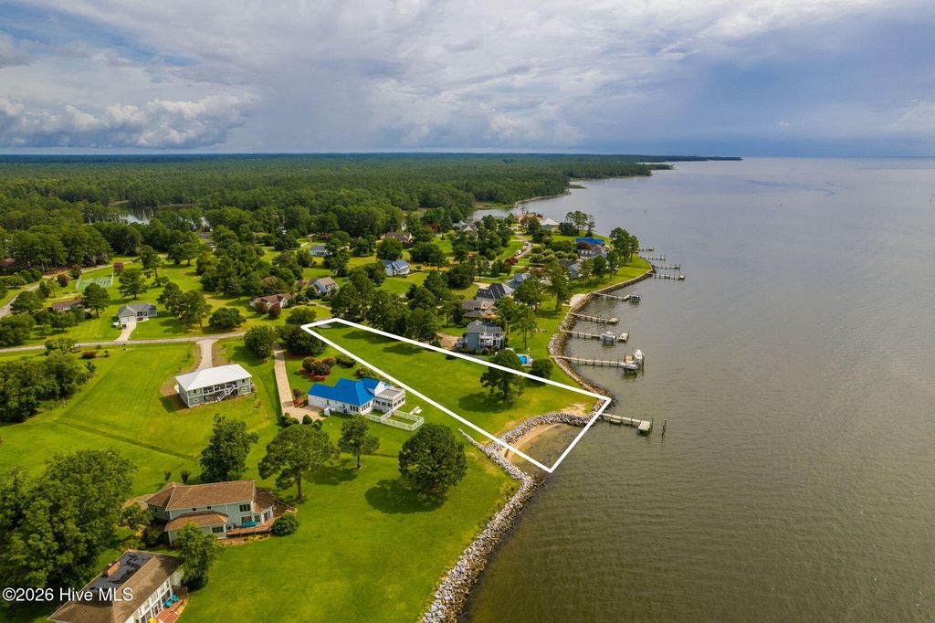 6024 Dolphin Road, Oriental, NC 28571