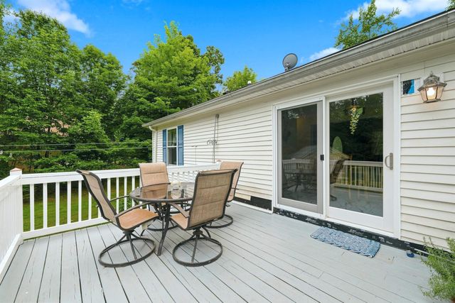 25 Dow Lane, Barnstead, NH 03225