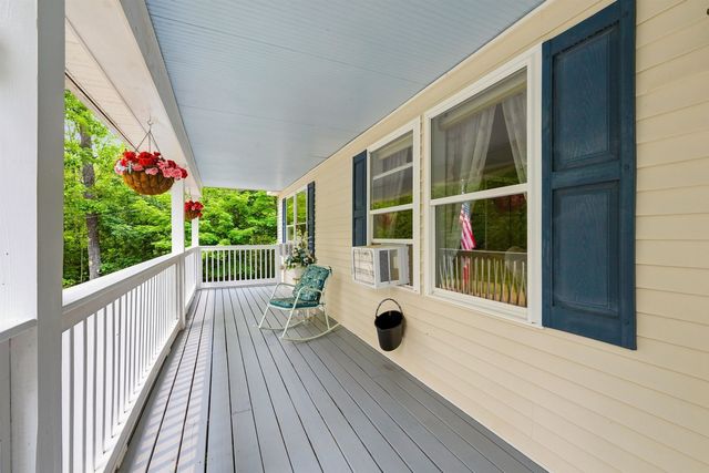 25 Dow Lane, Barnstead, NH 03225