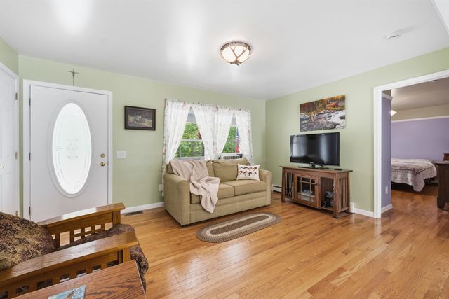 25 Dow Lane, Barnstead, NH 03225