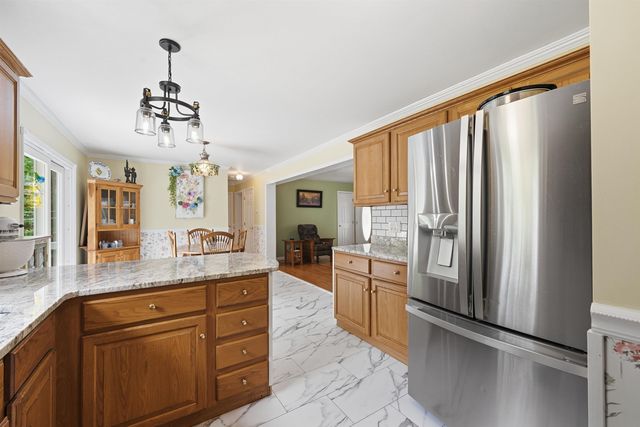 25 Dow Lane, Barnstead, NH 03225