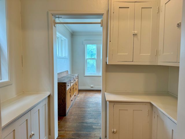 228 S Summit Street B-1, Iowa City, IA 52240