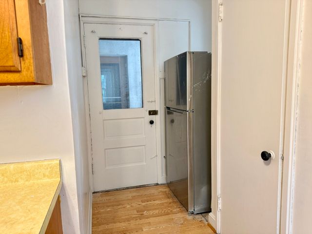 228 S Summit Street B-1, Iowa City, IA 52240