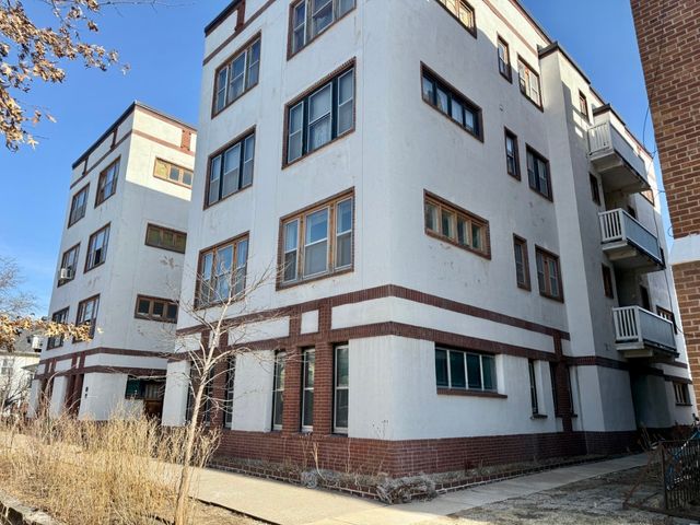 228 S Summit Street B-1, Iowa City, IA 52240