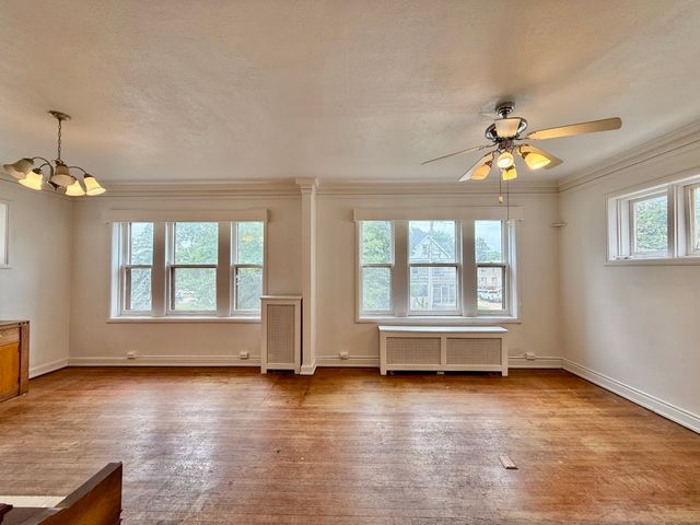 228 S Summit Street B-1, Iowa City, IA 52240