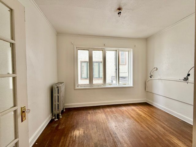 228 S Summit Street B-1, Iowa City, IA 52240