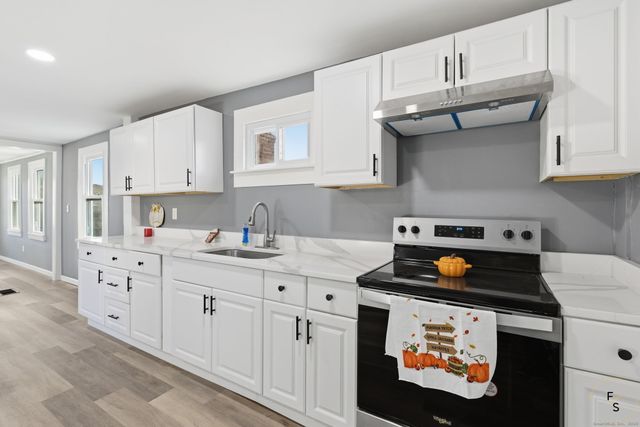 76 Skinner Street, East Hampton, CT 06424