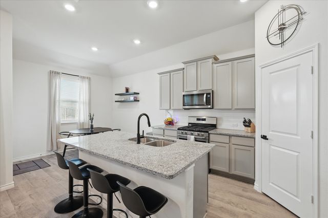 3409 Brady Starr Drive, Aubrey, TX 76227