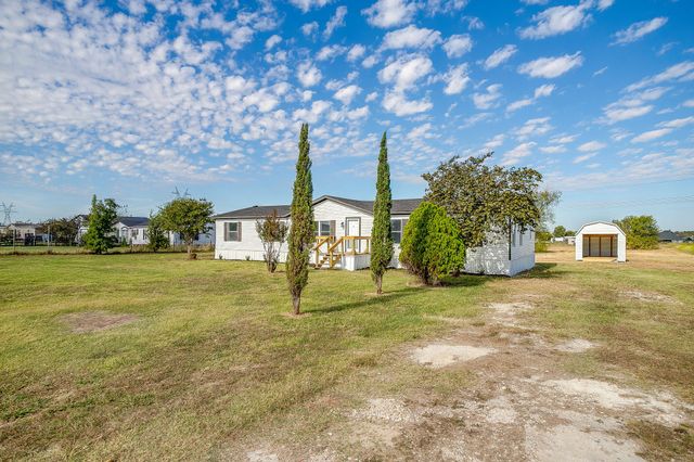 5921 Black Springs Lane, Joshua, TX 76058