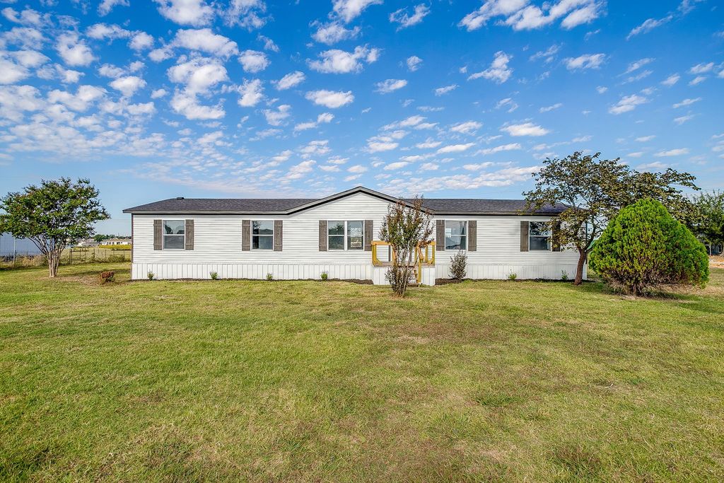 5921 Black Springs Lane, Joshua, TX 76058