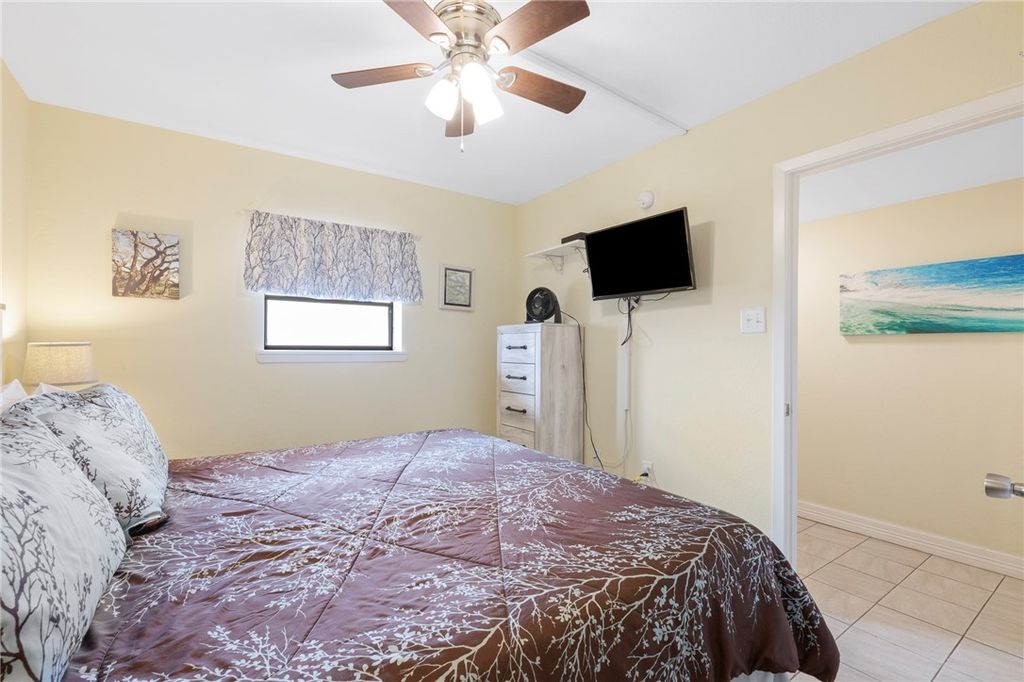 1021 S Water St 410, Rockport, TX 78382 — photo 5