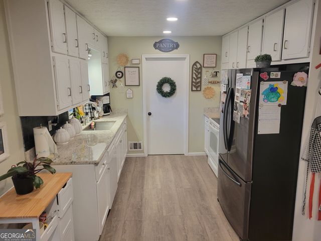 290 Highland Circle, Mcdonough, GA 30253