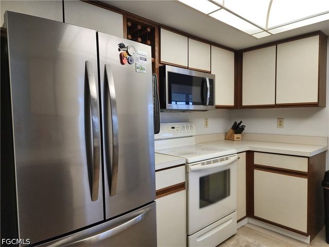 1822 SE 11th TER, Cape Coral, FL 33990