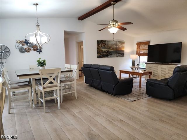 1822 SE 11th TER, Cape Coral, FL 33990