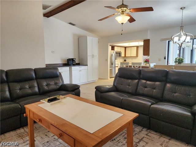 1822 SE 11th TER, Cape Coral, FL 33990
