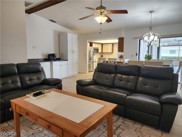 1822 SE 11th TER, Cape Coral, FL 33990