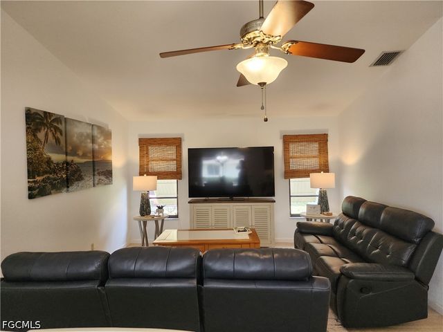1822 SE 11th TER, Cape Coral, FL 33990