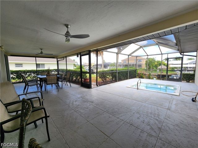 1822 SE 11th TER, Cape Coral, FL 33990
