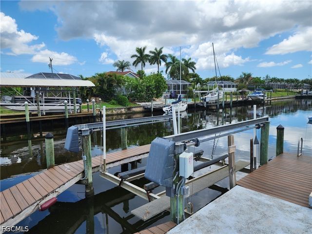 1822 SE 11th TER, Cape Coral, FL 33990