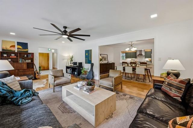 334 Luther Bailey, Senoia, GA 30276