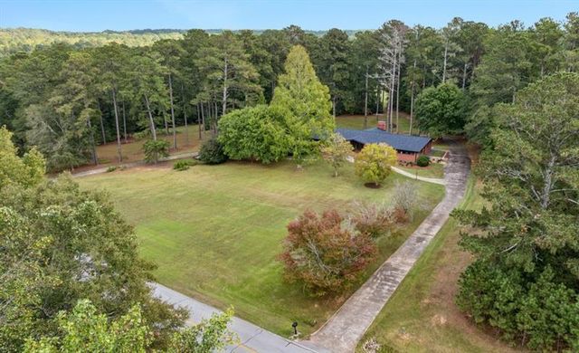 334 Luther Bailey, Senoia, GA 30276